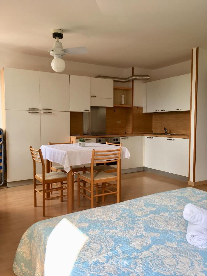 Taverna Affittacamere Gardone Riviera Exteriör bild